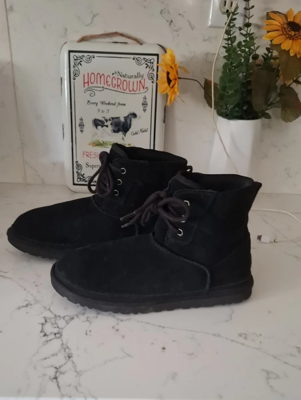 UGG Women Black Suede Lace Boots
